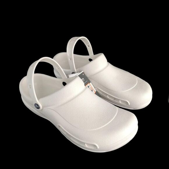 NWT Crocs White Bistro Clogs Men's 13, Slip Resistant Tread, Closed Foot 10075 - Picture 1 of 9